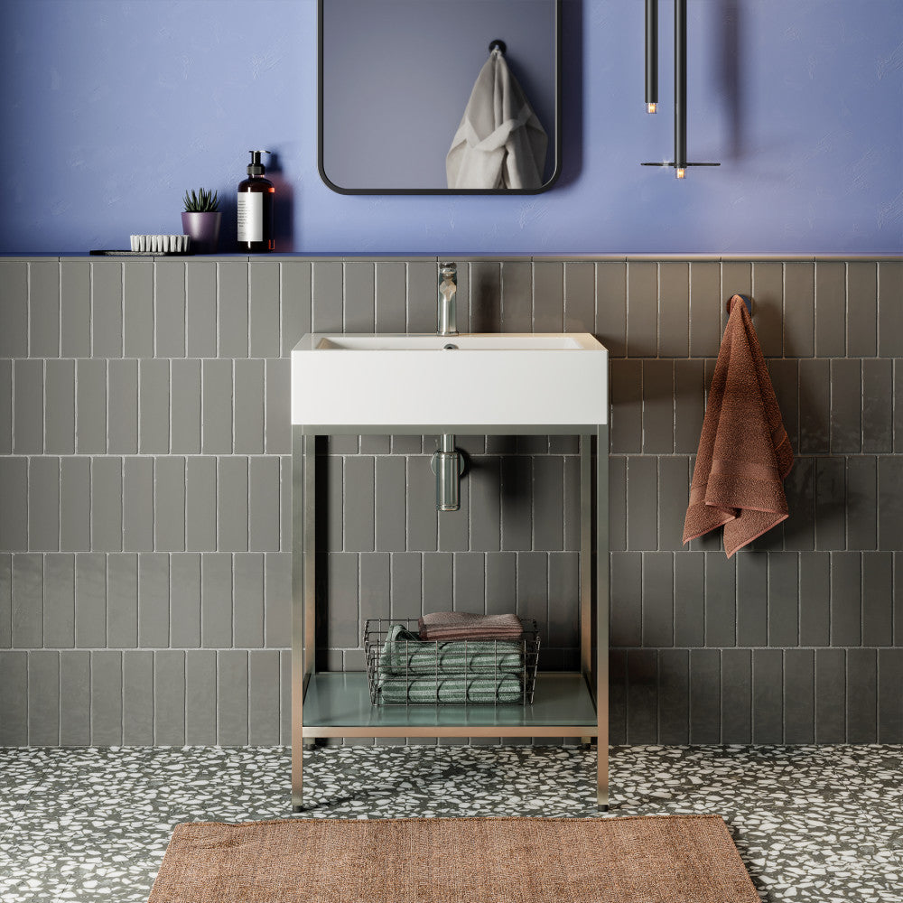 Pierre 24 Single, Freestanding, Open Shelf, Chrome Metal Frame