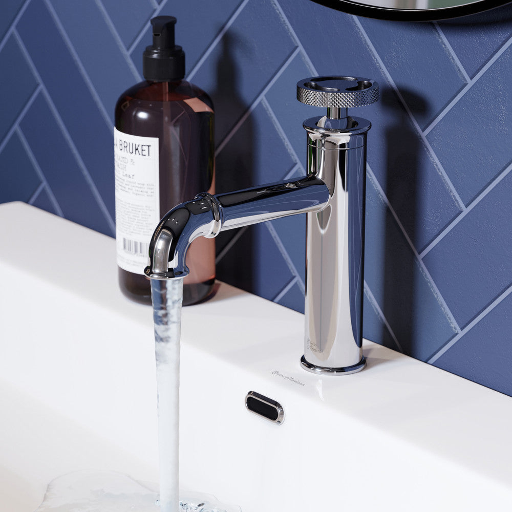 Avallon Single Hole, Single-Handle Wheel, Bathroom Faucet in