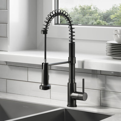 Nouvet Single Handle, Pull-Down Kitchen Faucet in Matte Black