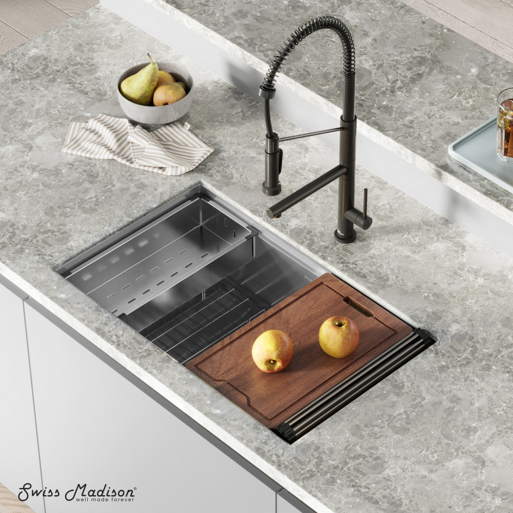 Tourner 32" 18 Gauge Stainless Steel Undermount Kitchen Sink in Matte Black