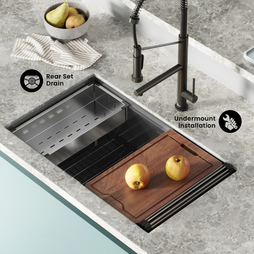 Tourner 32" 18 Gauge Stainless Steel Undermount Kitchen Sink in Polished Chrome