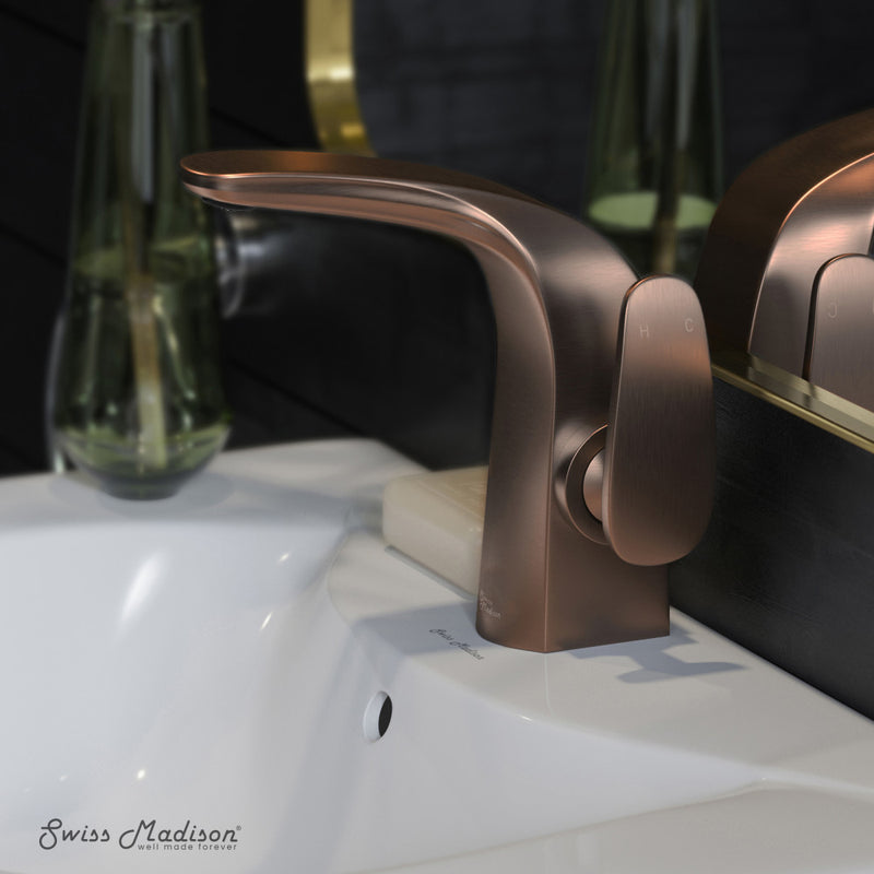 Chateau Single Hole, Single-Handle, Bathroom Faucet in Oil Rubbed Bronze