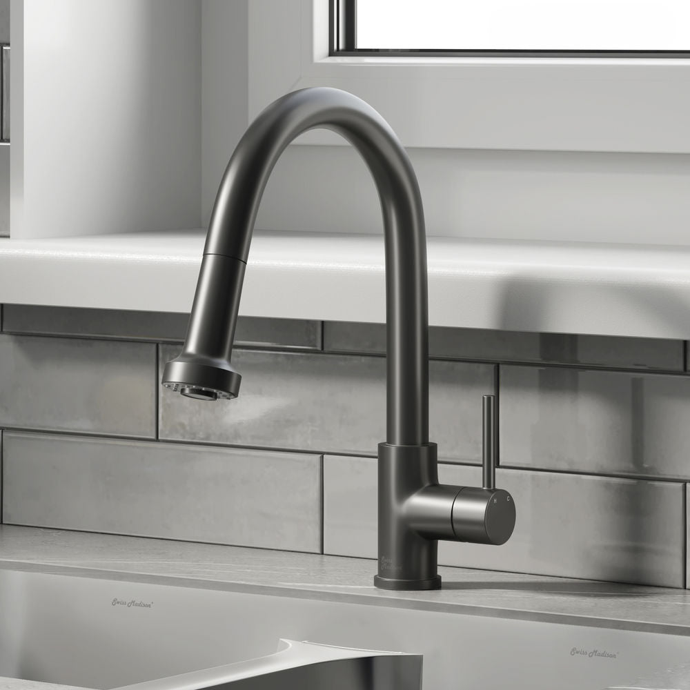 Nouvet Single Handle, Pull-Down Kitchen Faucet in Matte Black